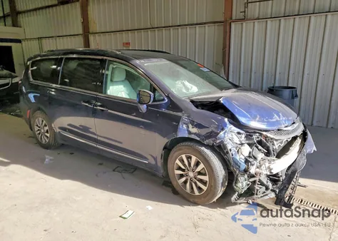 2020 Chrysler Pacifica Touring L Plus z USA, uszkodzony, nr VIN 2C4RC1EG1LR104825